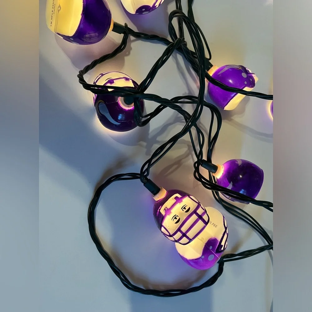 Vintage NFL Minnesota Vikings helmets string of lights football decoration rare